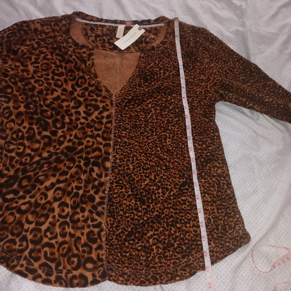Pilcro Anthropologie Leopard Print Top Size M - Picture 7 of 14